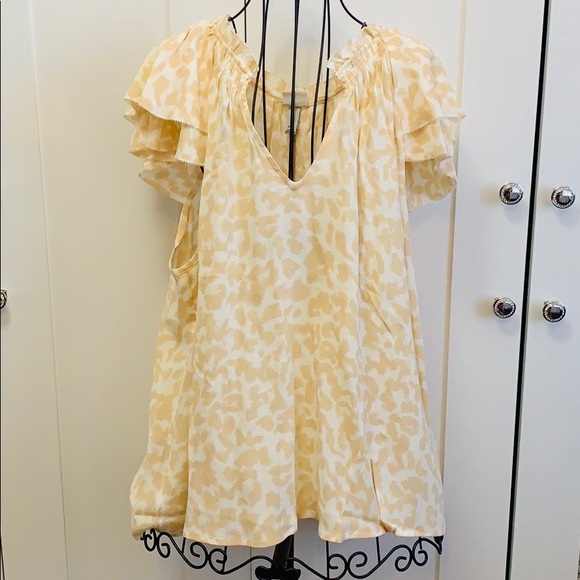 a new day Tops - NEW! A New Day Cream Leopard Print Top